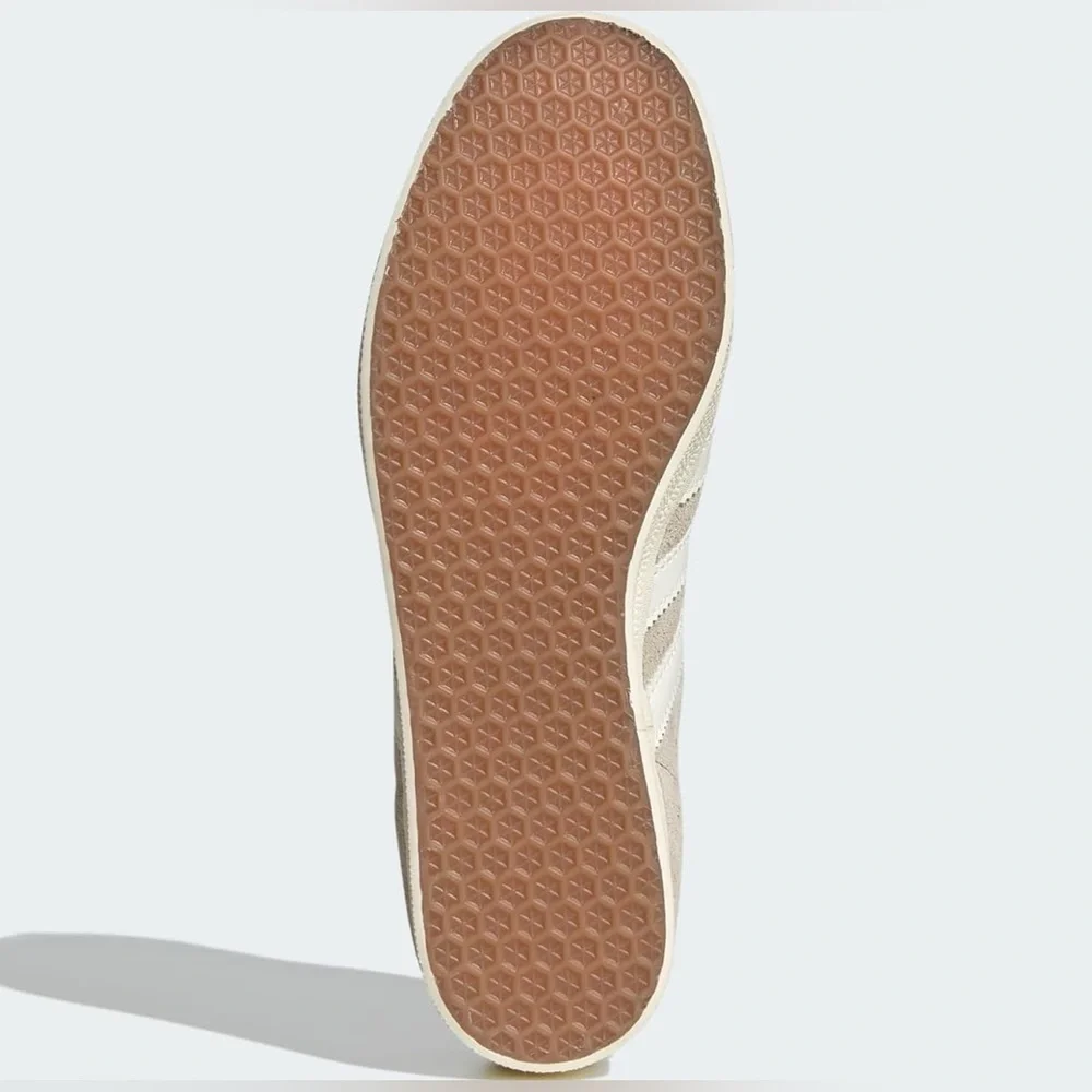 Adidas Gazelle Beige / White Sneakers W 7.5 - Picture 4 of 13